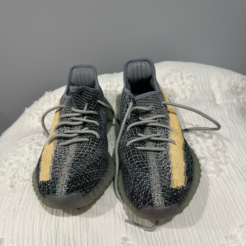 Yeezy Boost 350 V2